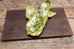 Spidskal med pesto og parmasan